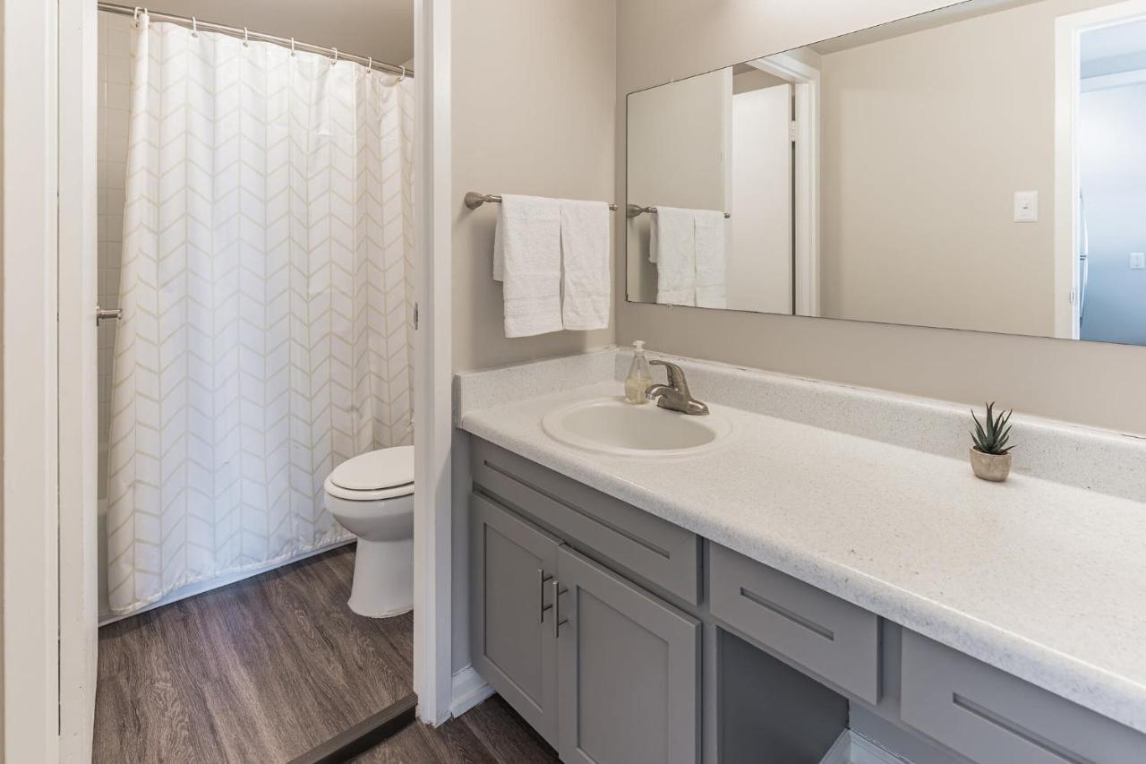 Bargain Downtown Memphis Apartment W Amenities المظهر الخارجي الصورة